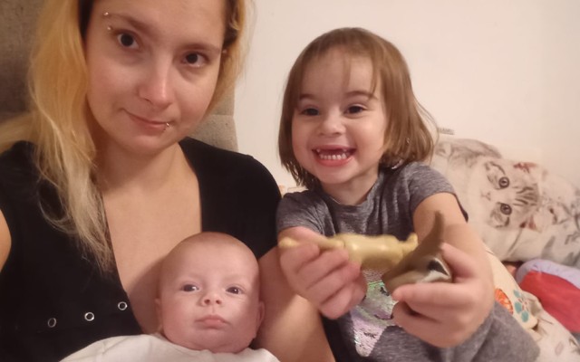 Pomoc pro Annu a její děti, které zůstaly samy.